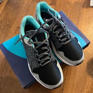 ASICS worn one time. Don’t miss out, great pair of sneakers!